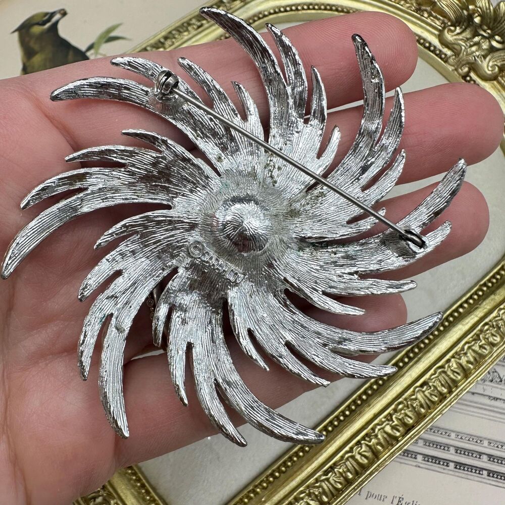 Vintage Jewelry Sarah Coventry Silver Tone Flower with Faux Pearl Brooch Pin - Picture 8 of 8